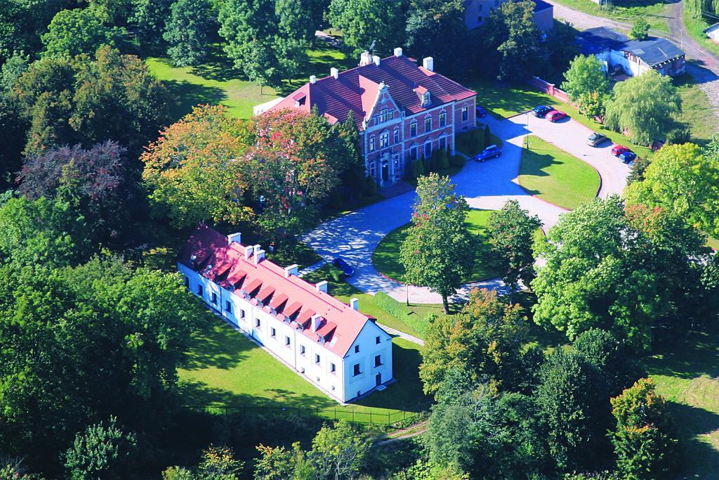 Lezno Palace Exterior foto