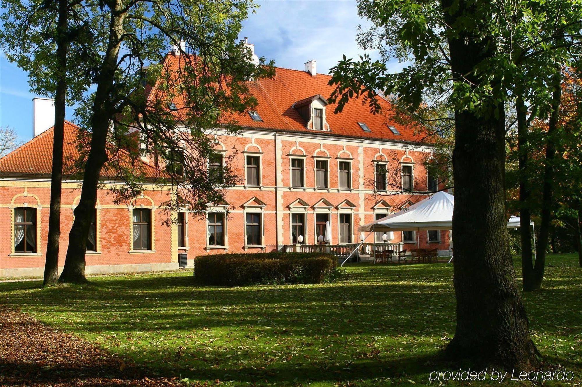 Lezno Palace Exterior foto